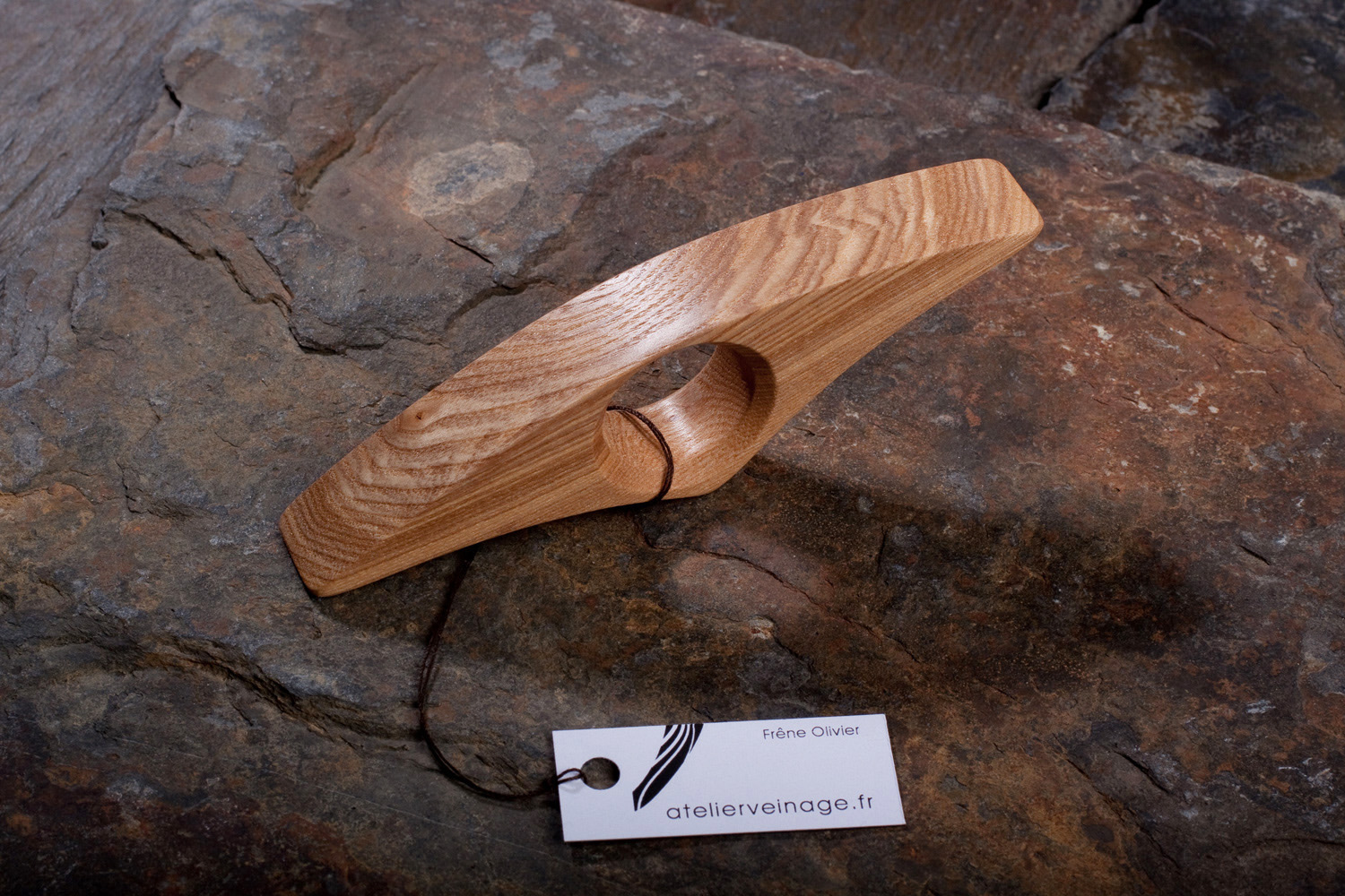 Anneau de lecture Design - Bois de Frêne Olivier - Atelier Veinage